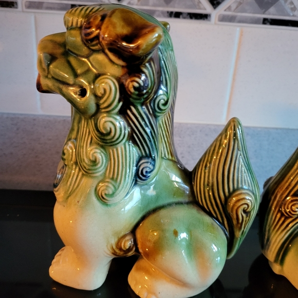Pair of Chinese Polychrome Ceramic Glaze Foo Dogs - Picture 7 of 16